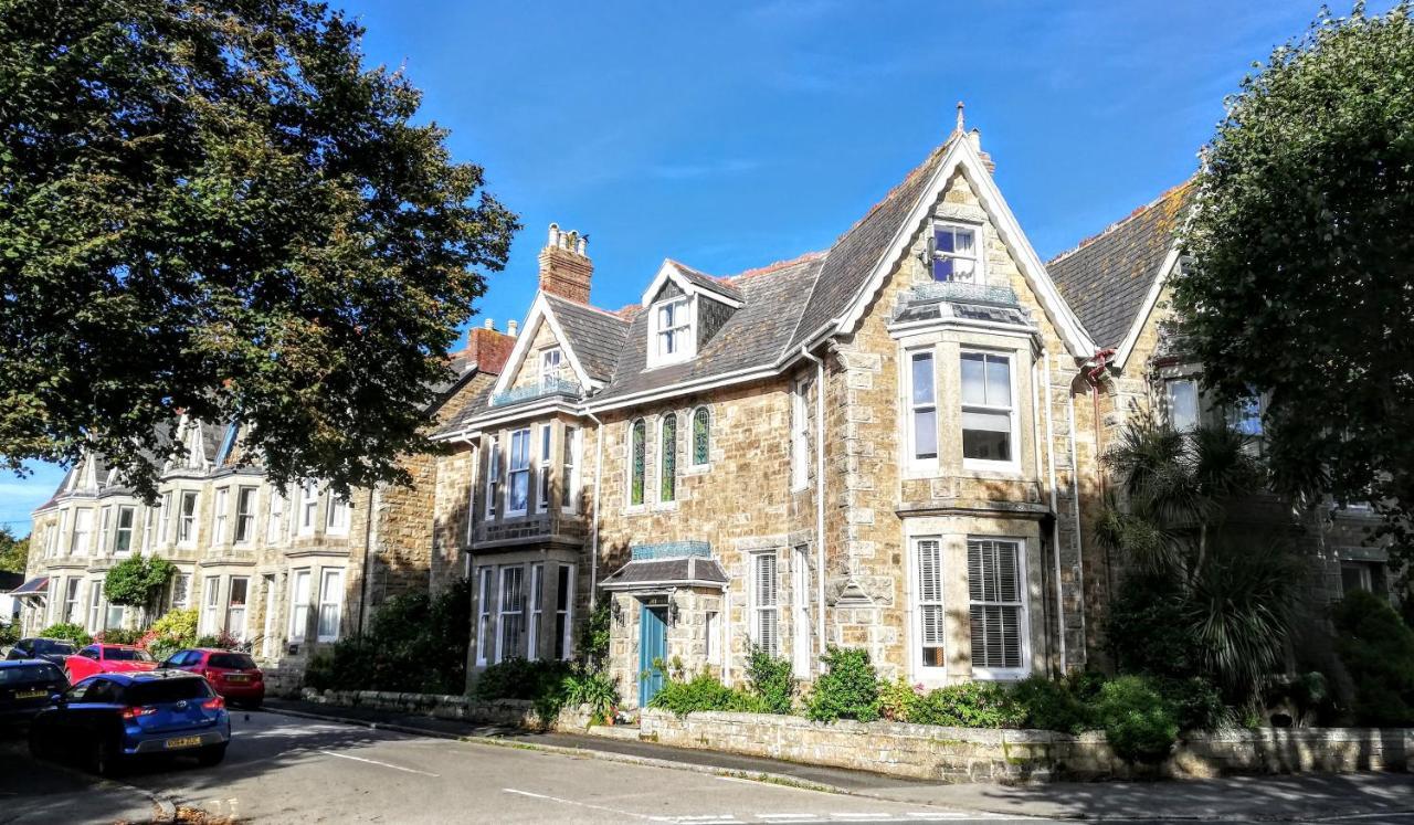 Treventon Guest House เพนแซนซ์ ภายนอก รูปภาพ