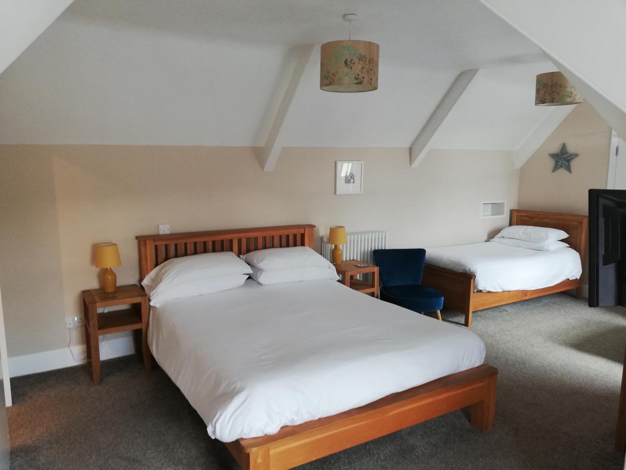 Treventon Guest House เพนแซนซ์ ภายนอก รูปภาพ