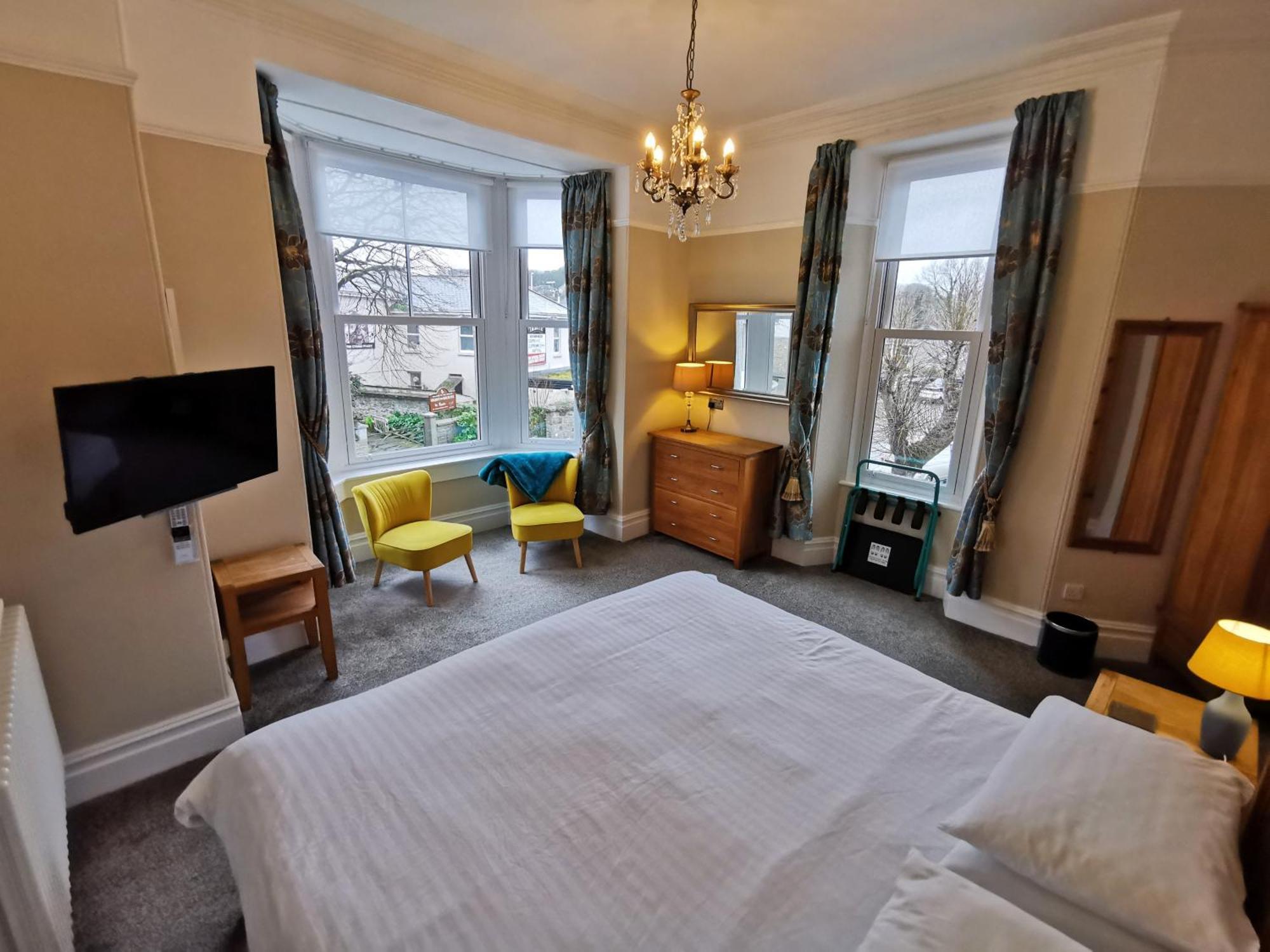 Treventon Guest House เพนแซนซ์ ภายนอก รูปภาพ