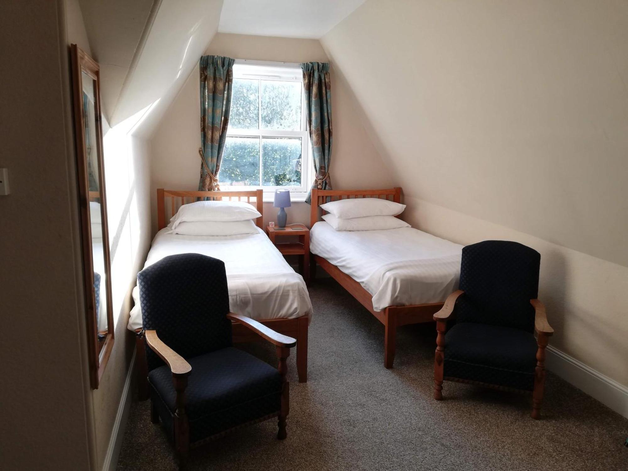 Treventon Guest House เพนแซนซ์ ภายนอก รูปภาพ