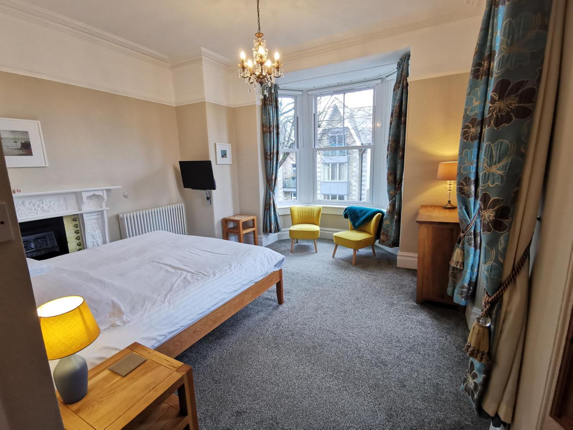 Treventon Guest House เพนแซนซ์ ภายนอก รูปภาพ