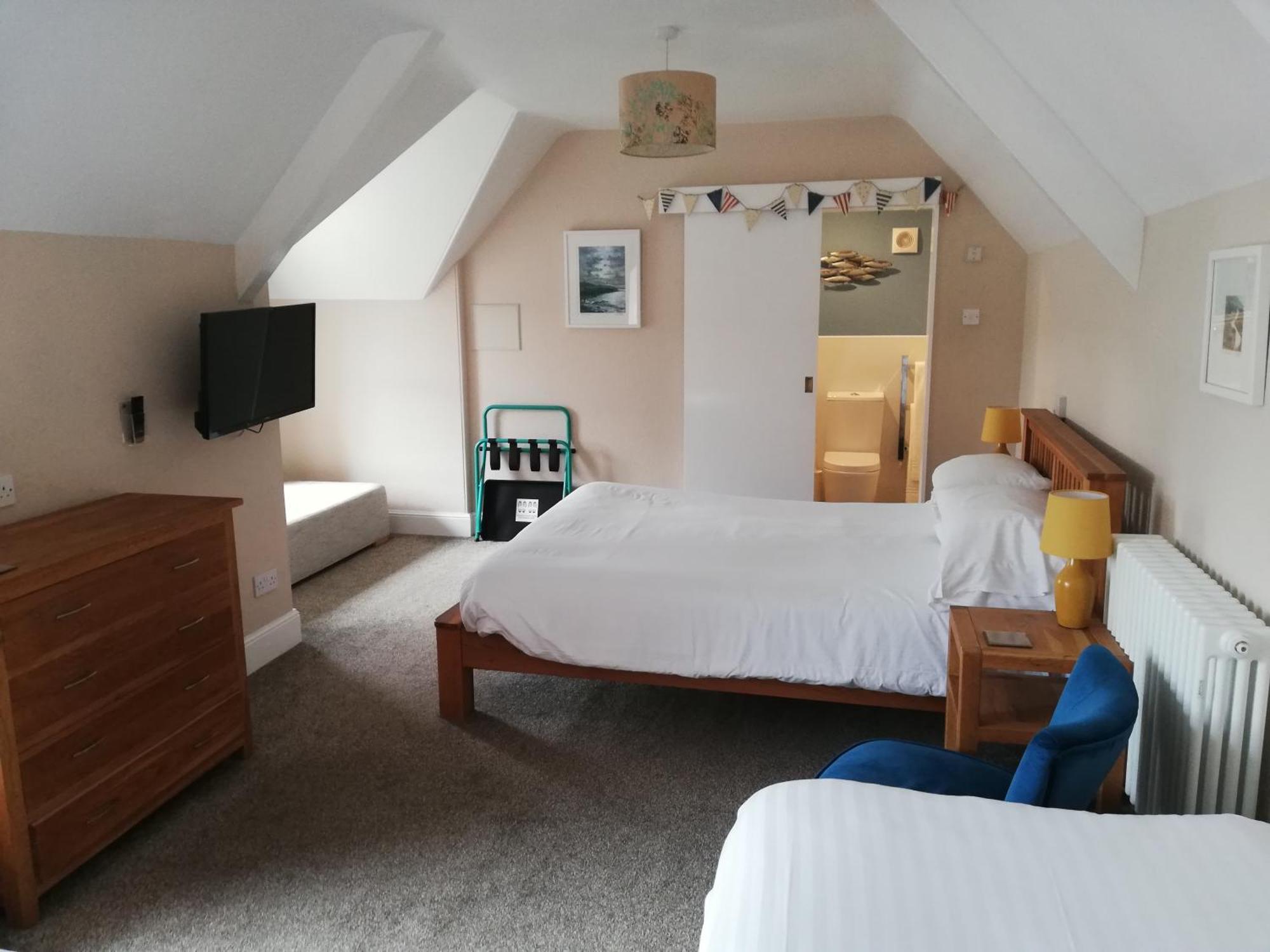 Treventon Guest House เพนแซนซ์ ภายนอก รูปภาพ